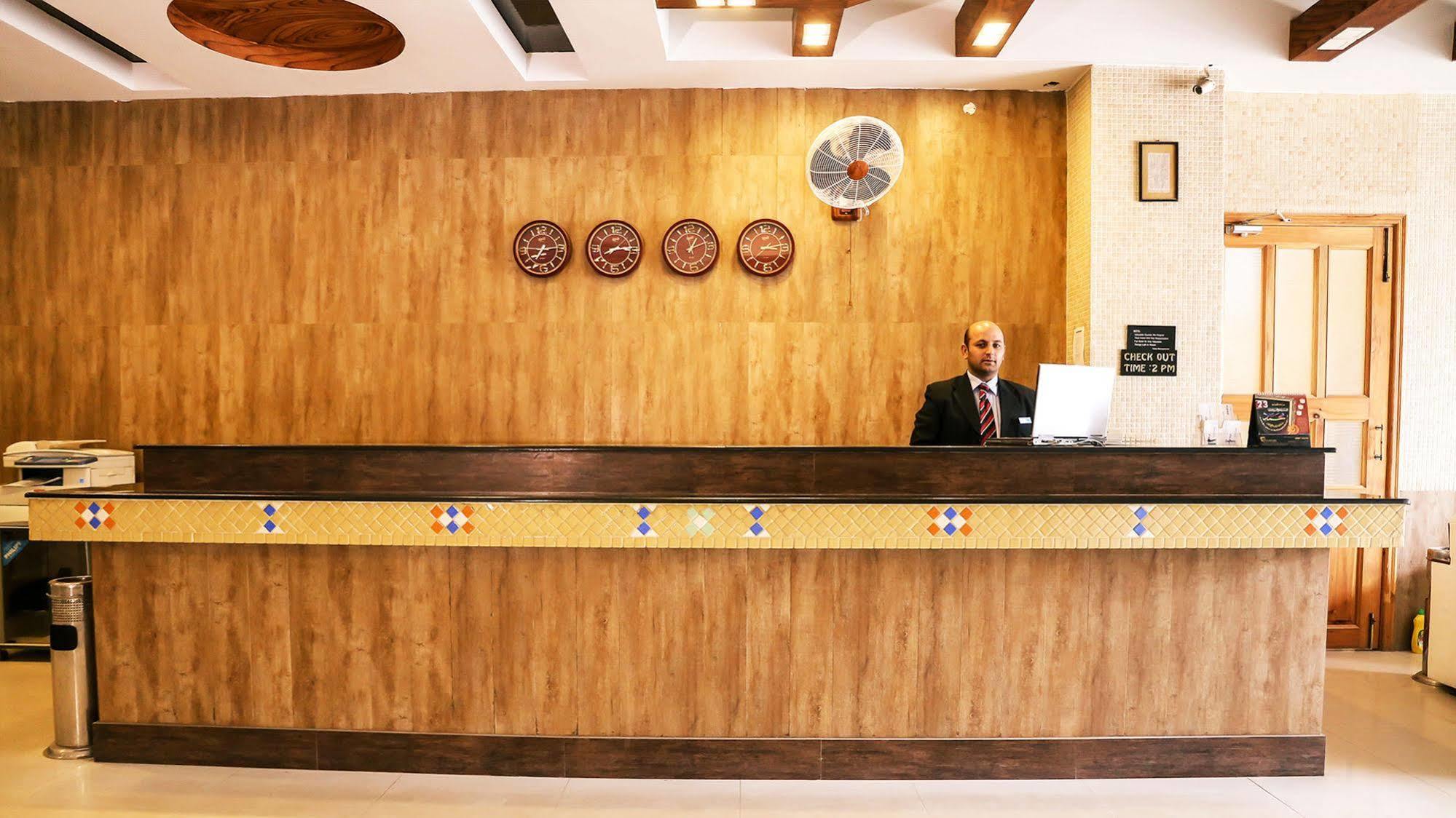 Hotel Marco Polo لاهور المظهر الخارجي الصورة